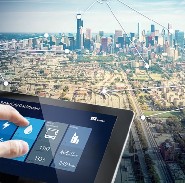 Smart Cities vernetzen die Funktionen einer Stadt geschickt miteinander, indem sie sämtliche Daten erfassen und verarbeiten.