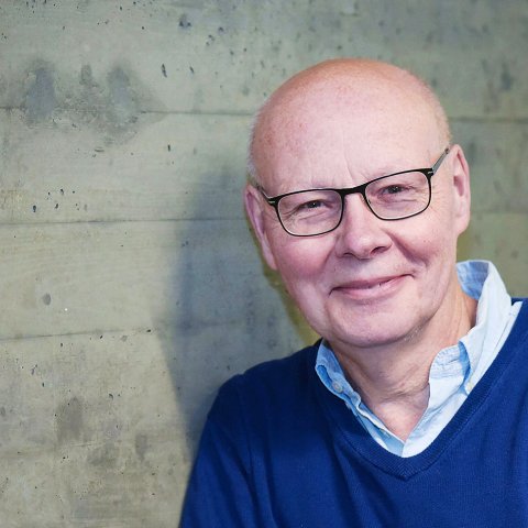 Professor Rainer Bromme forscht an der Universität Münster zur Kommunikation zwischen Experten und Laien und bietet Fortbildungen zur Arzt-Patienten-Kommunikation an.